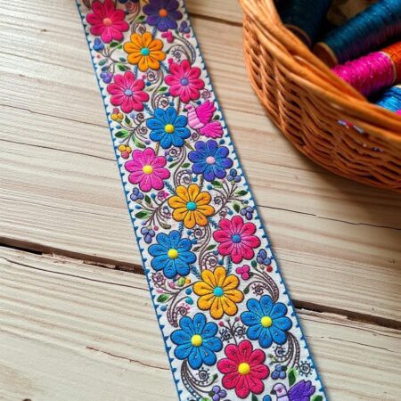 EMBROIDERED TABLE RUNNER MADE OF SHEEP WOOL